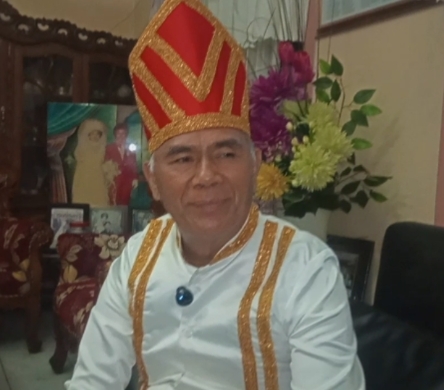 ‎Hukum Tua Oscar Nelwan Lantik Pengurus Lembaga Adat Desa Tanggari